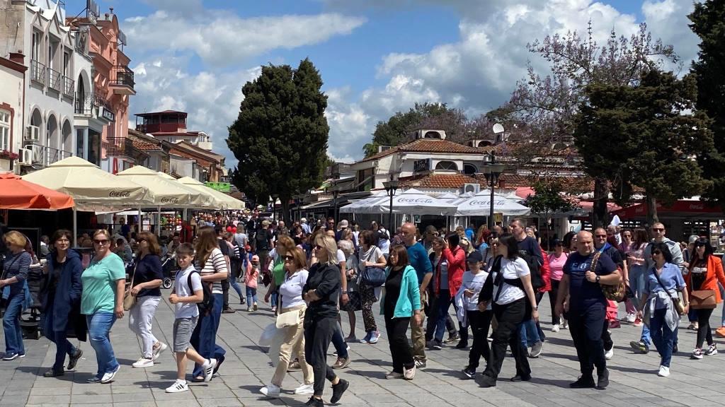 Во Охрид нема случаи на голема кашлица, граѓаните најчесто се жалат на покачена температура, болки во мускулите и стомачни тегоби