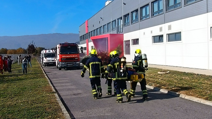 Показна вежба за евакуација и спасување во компанијата „Магна“