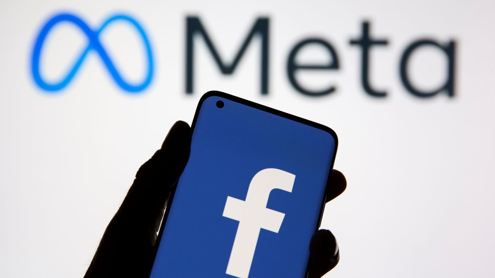 Meta со сериозни проблеми: Отежнато работат Facebook, Instagram, WhatsApp, Messenger и Threads